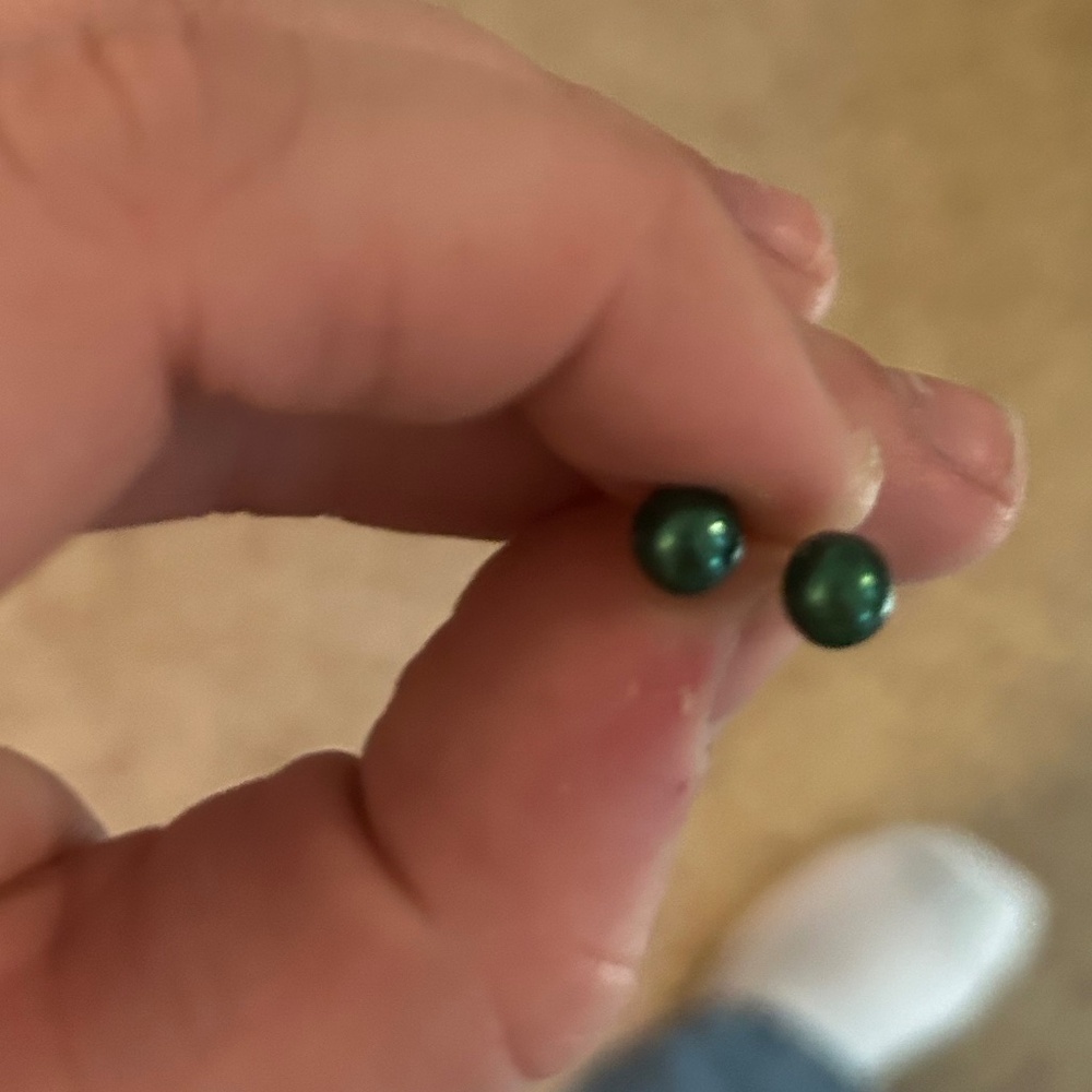 Green Studs